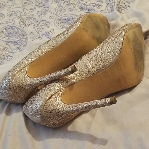 Gold Pump - Picture 4 of 4